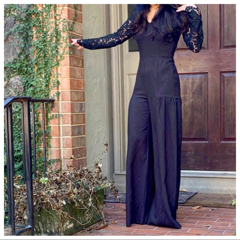 ✨LAST 1✨Black stunning wide leg lace trim jumpsuit - Picture 3 of 8